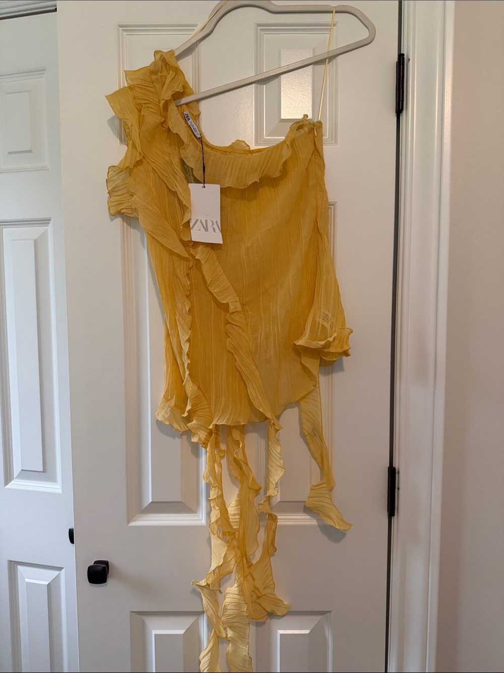 Zara Yellow Ruffle One-Shoulder Top - Picture 2 of 2